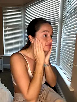 Snapshot of Mollyloverxo chatting on 10-09-25, 07:42 Mollyloverxo online show from 10-09-25, 07:42