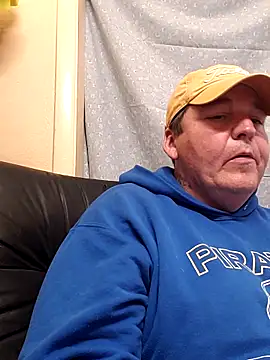 Snapshot of ant912000 chatting on 10-29-25, 11:09 ant912000 online show from 10-29-25, 11:09