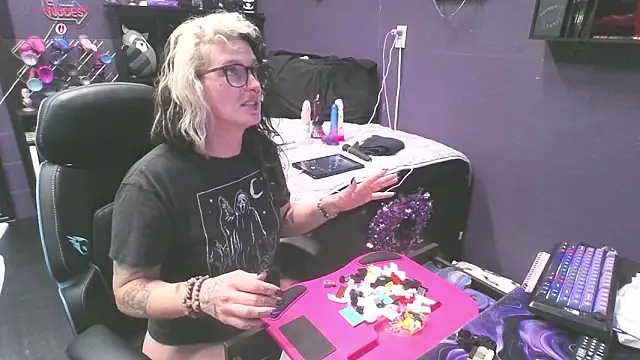 Snapshot of oddywithabody chatting on 02-23-26, 01:51 oddywithabody online show from 02-23-26, 01:51