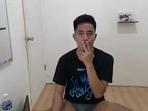 Lloyd wintours online show from 11-22-25, 01:10