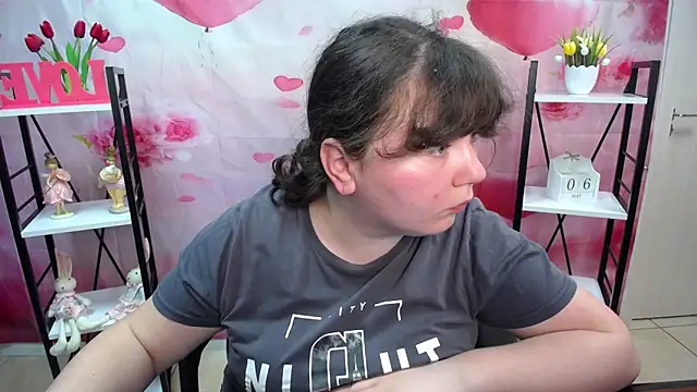 NeonilaLisova online show from 05-06-26, 11:03