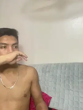 Snapshot of Hunky_paul chatting on 07-16-26, 02:03 Hunky paul online show from 07-16-26, 02:03