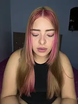 Snapshot of Nahomy_cm chatting on 07-24-26, 03:57 Nahomy cm online show from 07-24-26, 03:57
