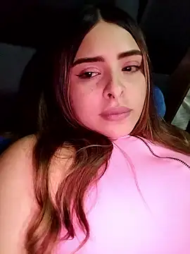 Nahomy cm online show from 06-06-26, 05:34