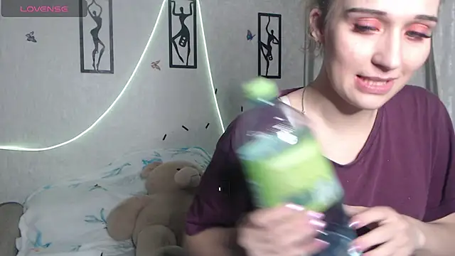 sweetest-cherry online show from 10-15-25, 05:10