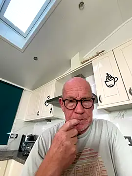 philefc online show from 10-28-25, 09:41