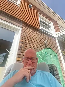 Snapshot of philefc chatting on 05-23-26, 01:43 philefc online show from 05-23-26, 01:43