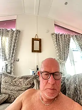 philefc online show from 11-23-25, 01:43