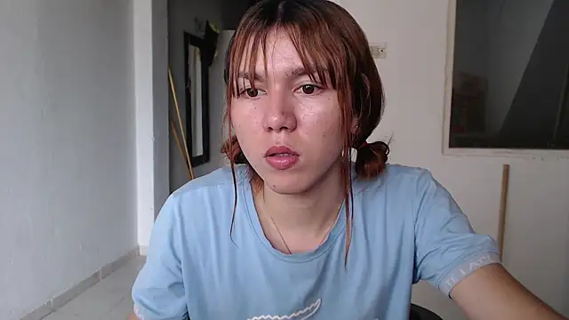 Snapshot of Dolly_Peach_ chatting on 09-18-25, 06:33 Dolly Peach online show from 09-18-25, 06:33