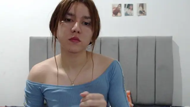 Snapshot of Dolly_Peach_ chatting on 08-06-26, 01:33 Dolly Peach online show from 08-06-26, 01:33