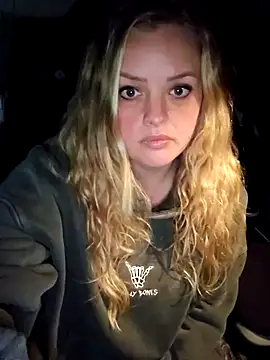 Snapshot of Bridgette03 chatting on 11-04-25, 01:48 Bridgette03 online show from 11-04-25, 01:48