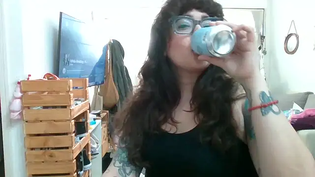Snapshot of GypsyMamacita chatting on 09-16-25, 05:58 GypsyMamacita online show from 09-16-25, 05:58
