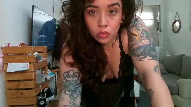 Snapshot of GypsyMamacita chatting on 09-23-25, 07:54 GypsyMamacita online show from 09-23-25, 07:54