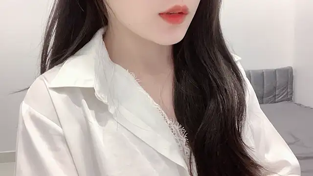    Lily    online show from 05-01-26, 03:39