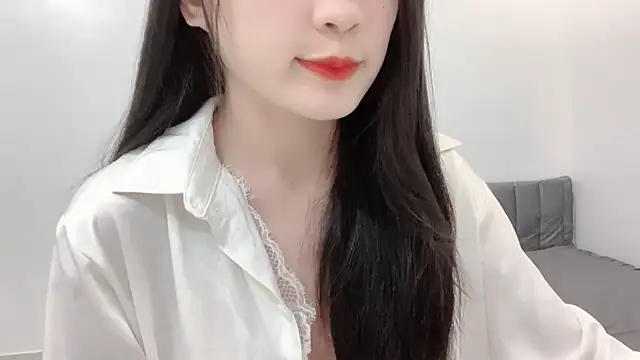    Lily    online show from 05-05-26, 03:48