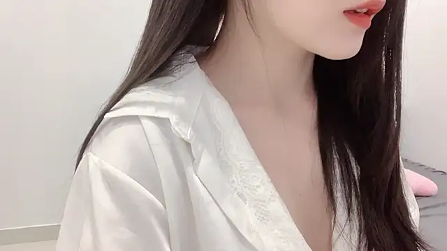    Lily    online show from 05-09-26, 04:43