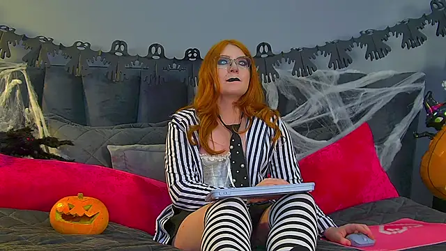 Snapshot of AliceAllisons chatting on 10-30-25, 08:28 AliceAllisons online show from 10-30-25, 08:28