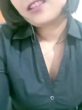 Snapshot of Queen_Kushi4 chatting on 04-27-26, 07:56 Queen Kushi4 online show from 04-27-26, 07:56