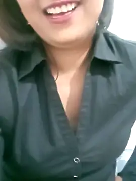 Snapshot of Queen_Kushi4 chatting on 04-30-26, 08:57 Queen Kushi4 online show from 04-30-26, 08:57