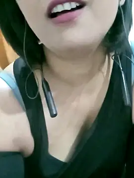 Snapshot of Queen_Kushi4 chatting on 06-17-26, 07:57 Queen Kushi4 online show from 06-17-26, 07:57
