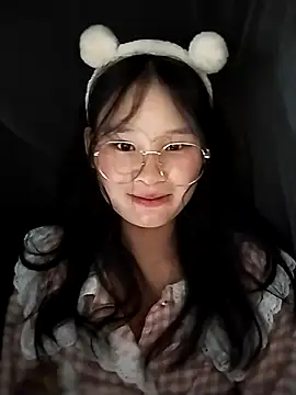 Snapshot of saronla_03 chatting on 09-15-25, 03:12 saronla 03 online show from 09-15-25, 03:12