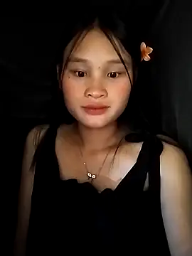 Snapshot of saronla_03 chatting on 10-02-25, 03:15 saronla 03 online show from 10-02-25, 03:15