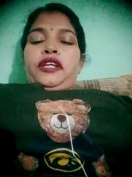Snapshot of Chandrakanta-Devi chatting on 11-01-25, 02:33 Chandrakanta-Devi online show from 11-01-25, 02:33