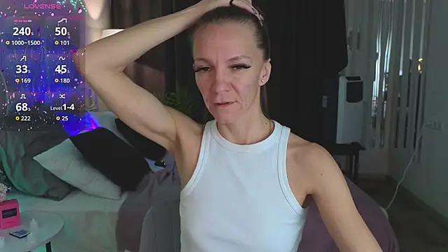 Jesica mooon online show from 03-04-26, 01:24