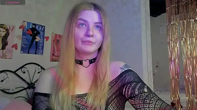 Snapshot of Ruby_Al1en chatting on 02-16-26, 07:18 Ruby Al1en online show from 02-16-26, 07:18