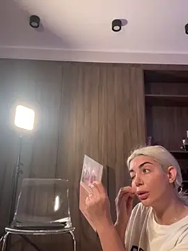 ElsaSinn online show from 11-05-25, 03:42