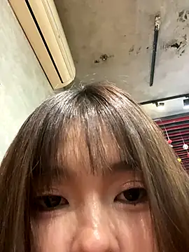   BabyShowPublic   online show from 11-18-25, 02:20