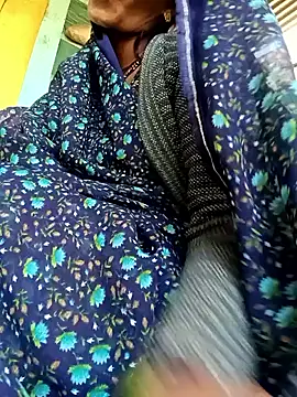 Juhi chawla online show from 12-20-25, 04:59