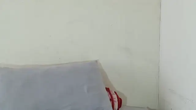 SexyBitchx01 online show from 10-12-25, 01:34