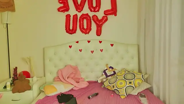 Snapshot of kamila_blush chatting on 02-19-26, 11:23 kamila blush online show from 02-19-26, 11:23