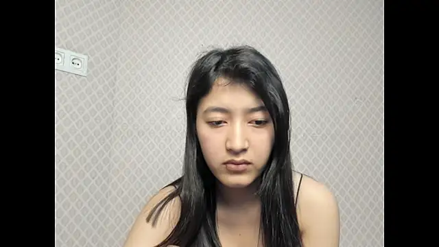 Snapshot of Mayachka333 chatting on 09-27-25, 04:57 Mayachka333 online show from 09-27-25, 04:57
