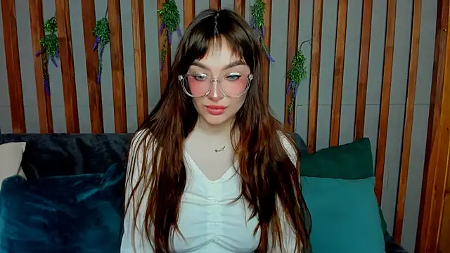 Snapshot of Emily_Tylerr chatting on 09-09-25, 01:38 Emily Tylerr online show from 09-09-25, 01:38