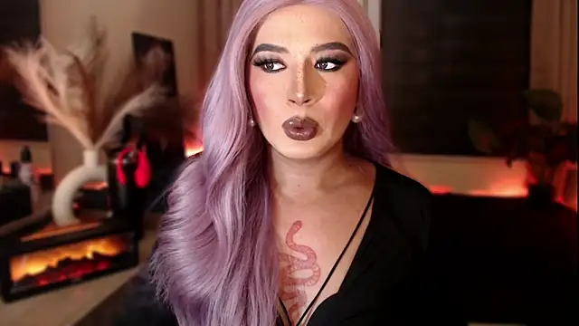 Snapshot of mslilly_croft chatting on 02-11-26, 03:45 mslilly croft online show from 02-11-26, 03:45