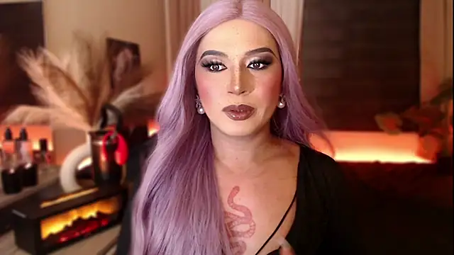 Snapshot of mslilly_croft chatting on 02-15-26, 03:00 mslilly croft online show from 02-15-26, 03:00