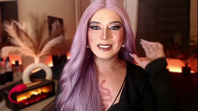 Snapshot of mslilly_croft chatting on 02-16-26, 04:49 mslilly croft online show from 02-16-26, 04:49