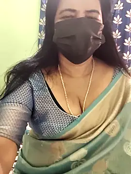 Snapshot of mallu-lover chatting on 10-05-25, 05:42 mallu-lover online show from 10-05-25, 05:42
