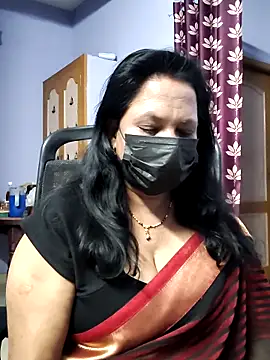 Snapshot of mallu-lover chatting on 10-08-25, 01:18 mallu-lover online show from 10-08-25, 01:18