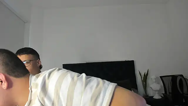 Snapshot of NoahLux chatting on 09-30-25, 07:20 NoahLux online show from 09-30-25, 07:20
