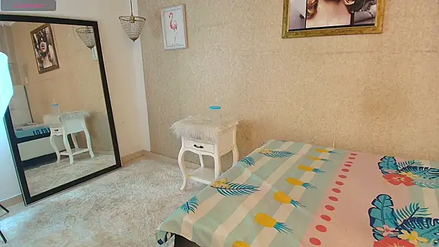 Miladiosa online show from 12-20-25, 01:14