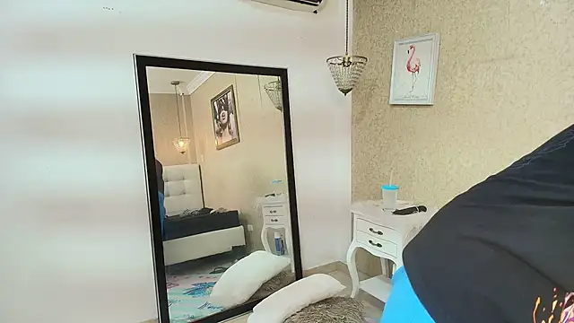 Miladiosa online show from 10-10-25, 12:06