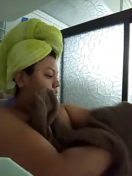 CloeStron online show from 11-11-25, 10:54