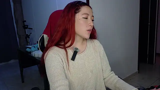 lunnaa  online show from 10-23-25, 02:54