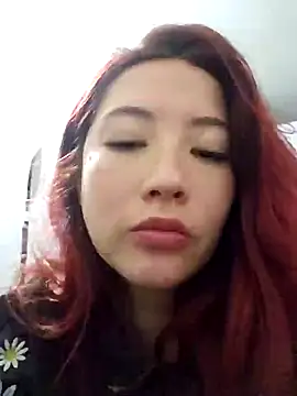Snapshot of lunnaa_ chatting on 05-02-26, 04:07 lunnaa online show from 05-02-26, 04:07