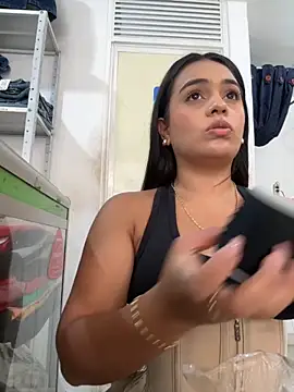 Snapshot of alana_dantes chatting on 11-13-25, 04:00 alana dantes online show from 11-13-25, 04:00