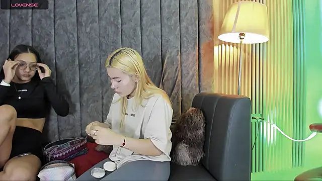 rubby lux online show from 11-20-25, 12:50