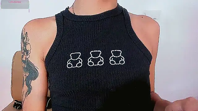 Snapshot of Prince_Lihan chatting on 01-09-26, 06:37 Prince Lihan online show from 01-09-26, 06:37